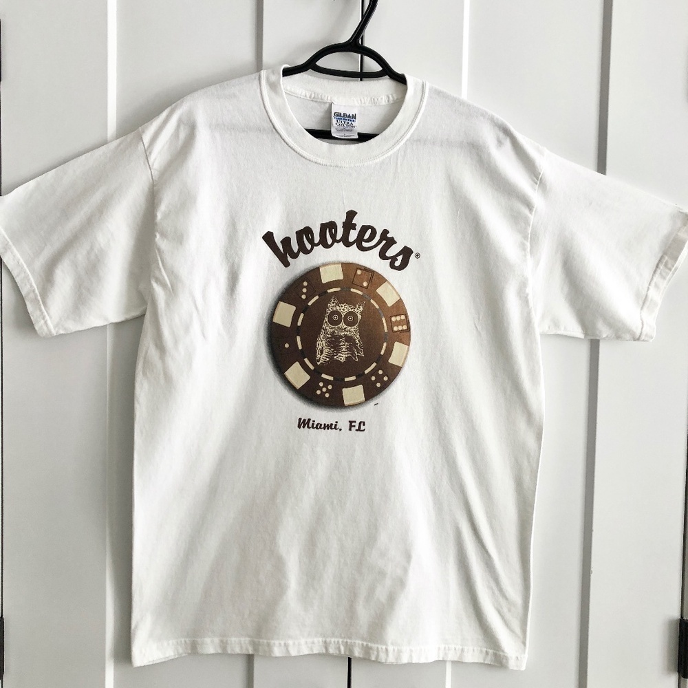 Hooters,‎ Vintage T Shirt, Miami, Florida, Mens Large, Good Condition